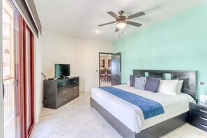 2 bedrooms, WiFi, bed sheets - Oceanfront Condo: Pool, Gym & Beach Access (Cancún)