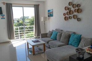 TV - Family Suite, 2 Bedrooms, 2 Bathrooms and Pool (Cancún)