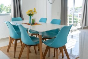 Dining - Family Suite, 2 Bedrooms, 2 Bathrooms and Pool (Cancún)