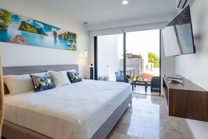 1 bedroom, iron/ironing board, WiFi, bed sheets - Luxury studio near 5th Av - rooftop pool (Playa del Carmen)