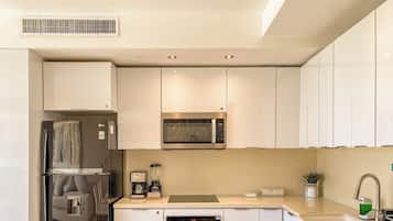 Tủ lạnh, lò vi sóng, lò nướng, dụng cụ pha cà phê/trà