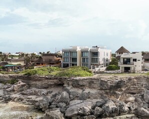 المنشأة من الخارج