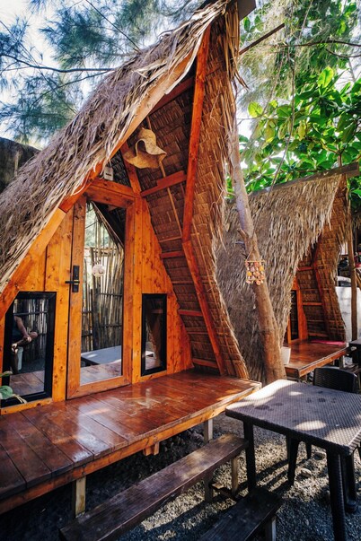 Straw Huts Liwliwa