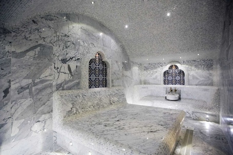 Couples treatment rooms, sauna, steam room, Turkish bath. Kainar Hotel