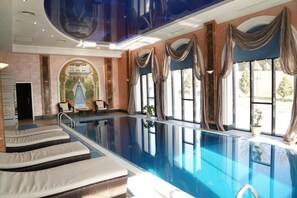 Indoor pool - Kainar Hotel (Shymkent)