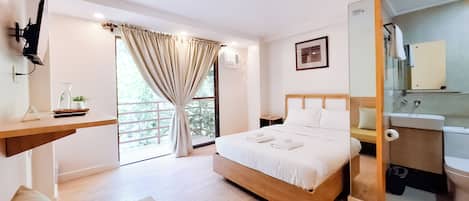 In-room safe, free WiFi