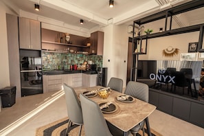 Family Room | Premium bedding, Select Comfort beds, iron/ironing board, free WiFi