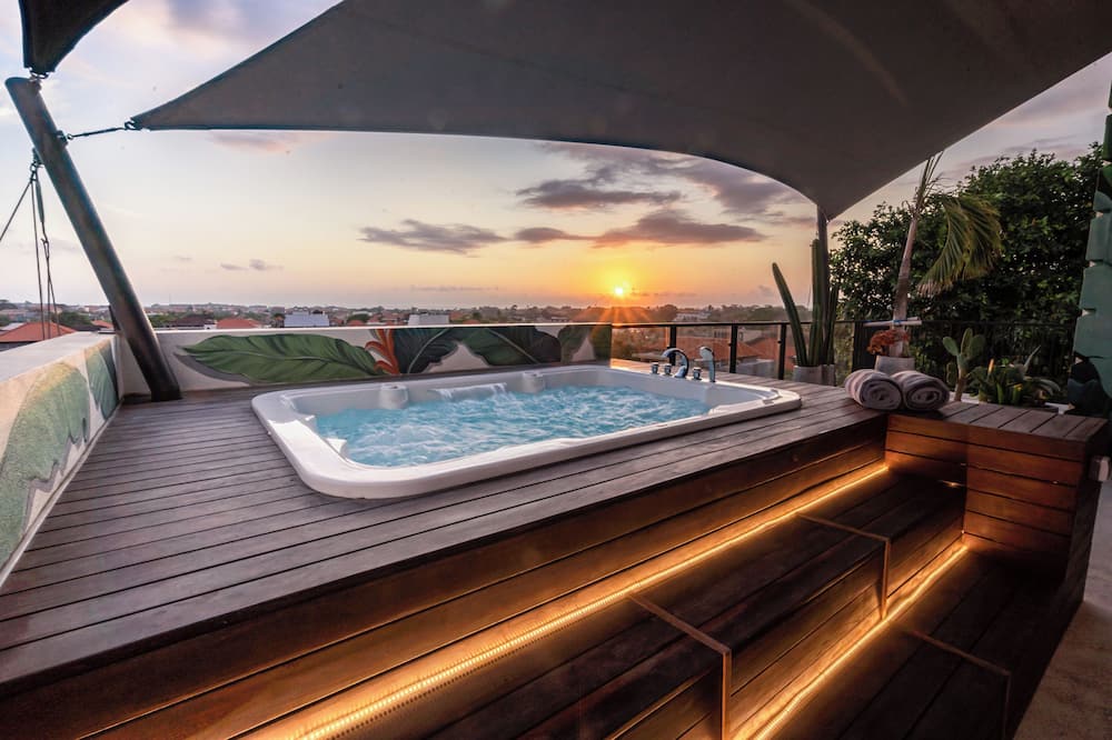 Onyx Beach Hotel