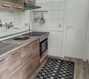 Fridge, oven, stovetop, coffee/tea maker - Apartment Linde with Shared Garden and Wi-Fi (Suhl)