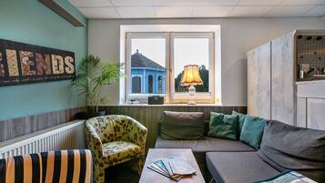 Fernseher, Stereoanlage