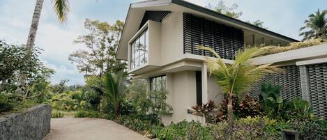 Fachada de la propiedad