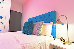 Iron/ironing board, internet, bed sheets