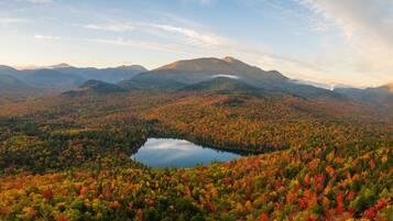 3 bedrooms, in-room safe, free WiFi, bed sheets