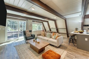 Smart TV, offices - Speckled by AvantStay | Modern Interior, 0.5mi to Lake! (Kings Beach)