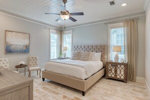 4 Schlafzimmer, Bügeleisen/Bügelbrett, Reisekinderbett, kostenloses WLAN