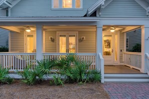 Exterior detail - Shine on the Shore by AvantStay | Pool + Golf Cart (Panama City Beach)