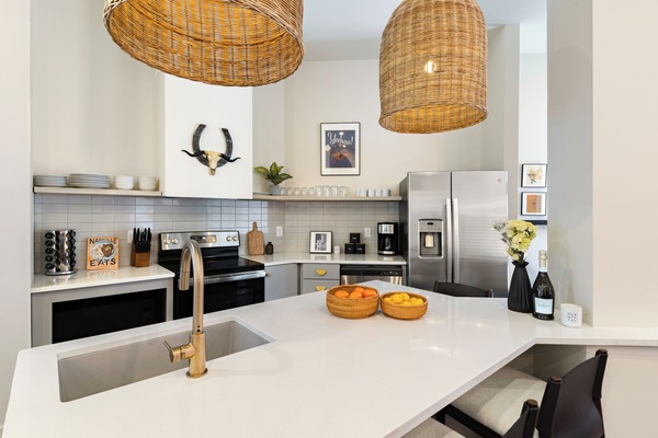 Fridge, oven, stovetop, dishwasher