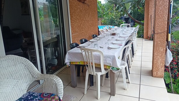 屋外ダイニングエリア