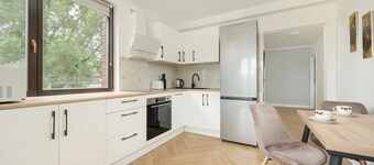 Two-storey Apartment for 11 by Renters