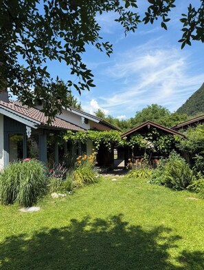 Property grounds - Chiemgau One, Ferienhaus, 75qm, 1-6 Personen, 2 Schlafzimmer (Marquartstein)