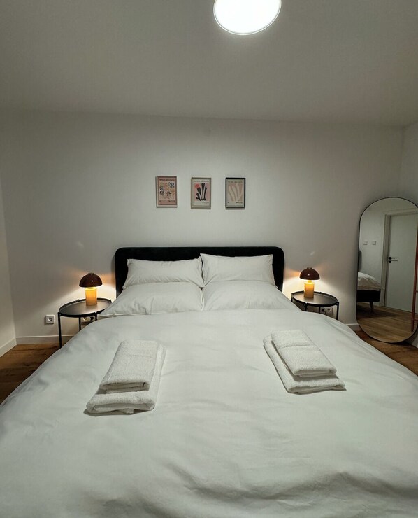 2 bedrooms, bed sheets