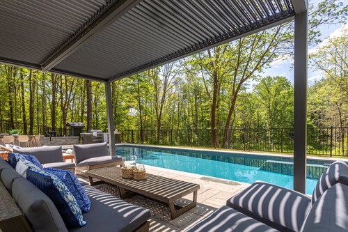 Fabulous Home  w/ FP & hot tub in Stone Ridge