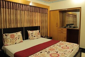 Habitación doble Deluxe | Insonorización, tabla de planchar con plancha y wifi gratis 