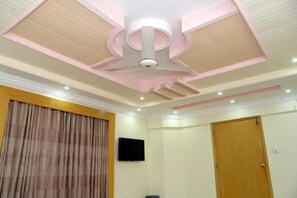 豪華雙人房 | 隔音、熨斗/熨衣板、免費無線上網