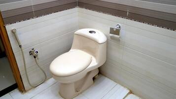 Deluxe Double Room | Bathroom