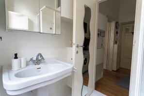 Shower, towels, soap, shampoo