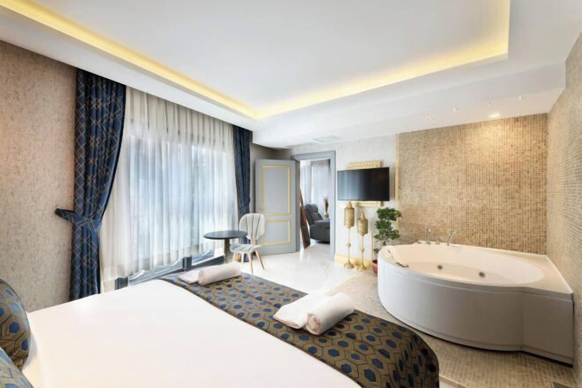 In-room safe, desk, laptop workspace, blackout drapes