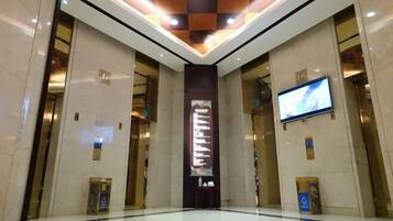 المنشأة من الداخل