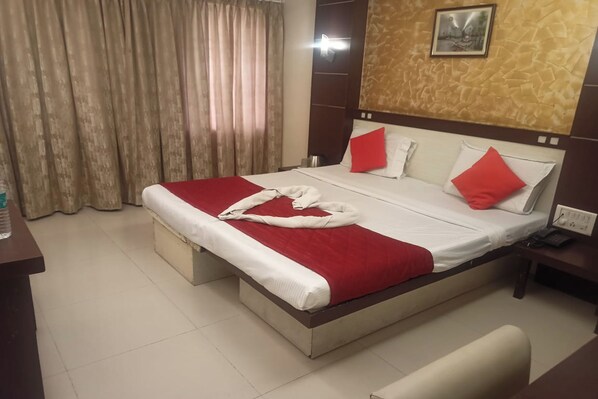 Deluxe Non Ac | Skrivebord, gratis Wi-Fi, sengetøj