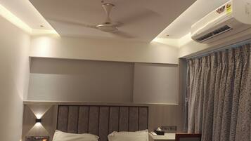 Desk, iron/ironing board, free WiFi, bed sheets