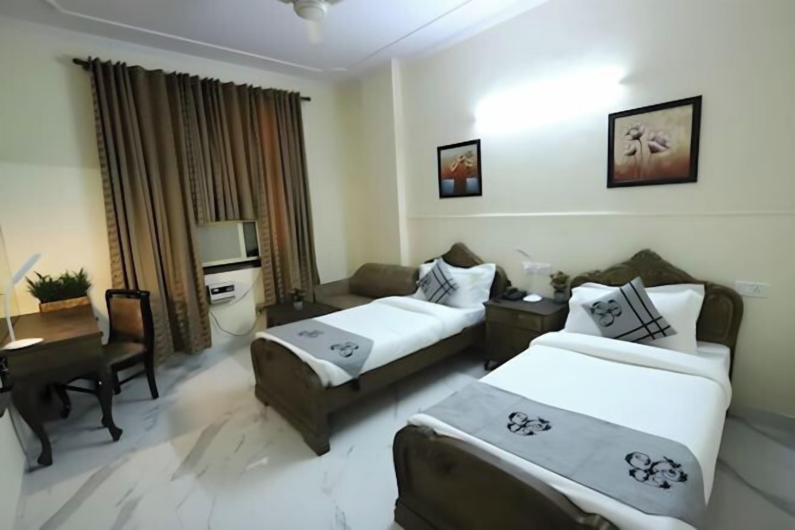 In-room safe, desk, rollaway beds, free WiFi