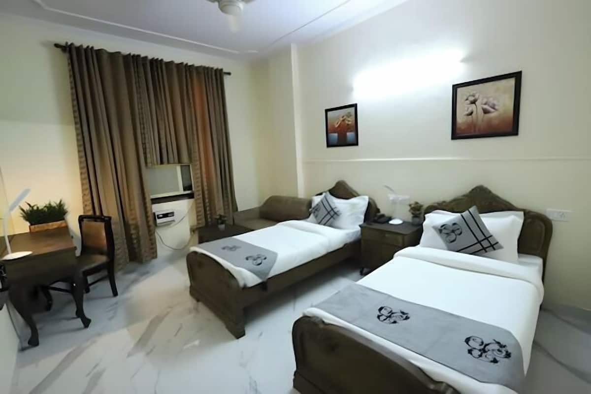 In-room safe, desk, rollaway beds, free WiFi