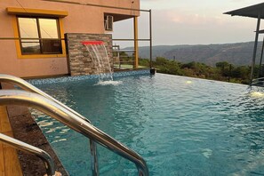 Utomhuspool
