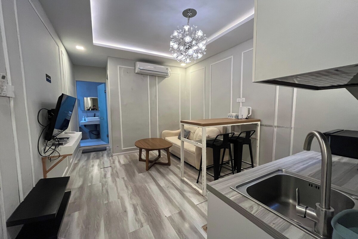 Family Room Exclusive with Private Bathroom