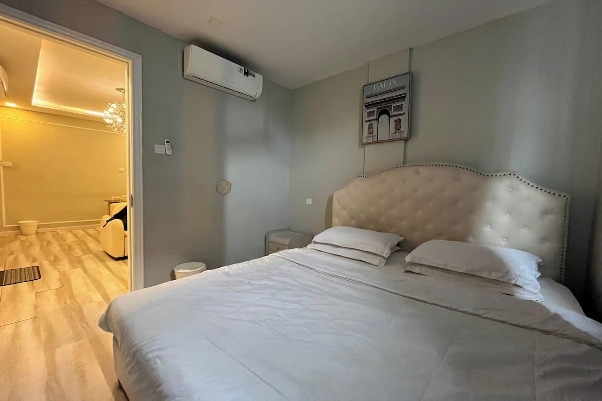 Minibar, in-room safe, desk, blackout curtains