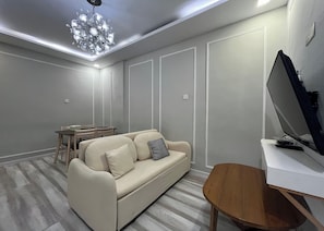 Quarto standard | Frigobar, cofres nos quartos, escrivaninha, cortinas blackout