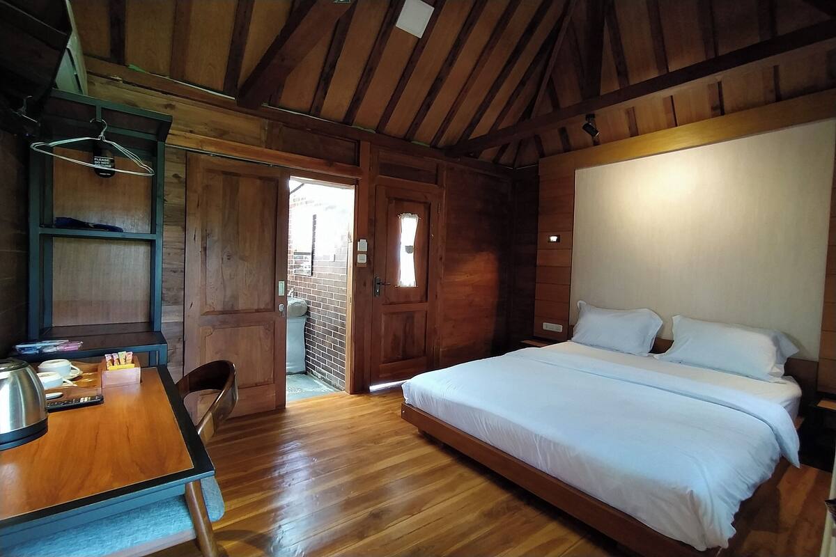 Superior-Doppelzimmer, Bergblick | Schreibtisch, Bügeleisen/Bügelbrett, kostenloses WLAN, Bettwäsche
