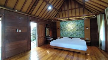 Suite Junior, pemandangan gunung | 1 kamar tidur, meja kerja, setrika/meja setrika, dan Wi-Fi gratis