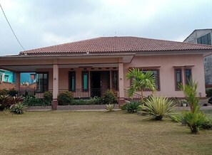 Front of property - F_One Village (Cisarua)