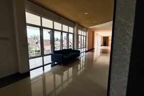 Lobby - Mulyojaten Hotel & Resto (Metro)