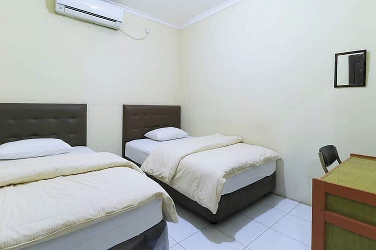 Desk, free WiFi, bed sheets