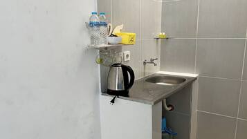 Kamar Single | Dapur pribadi | Mesin pembuat kopi/teh dan ketel listrik