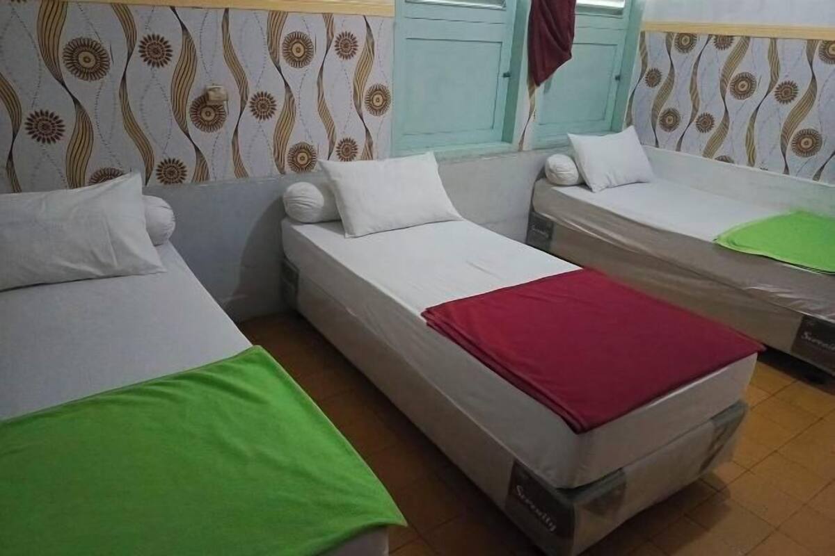 4 quartos, escrivaninha, Wi-Fi de cortesia, roupa de cama