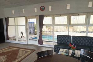 Standard Villa, 3 Bedrooms, Pool View | Private kitchen - Surga Family House (Cisarua)