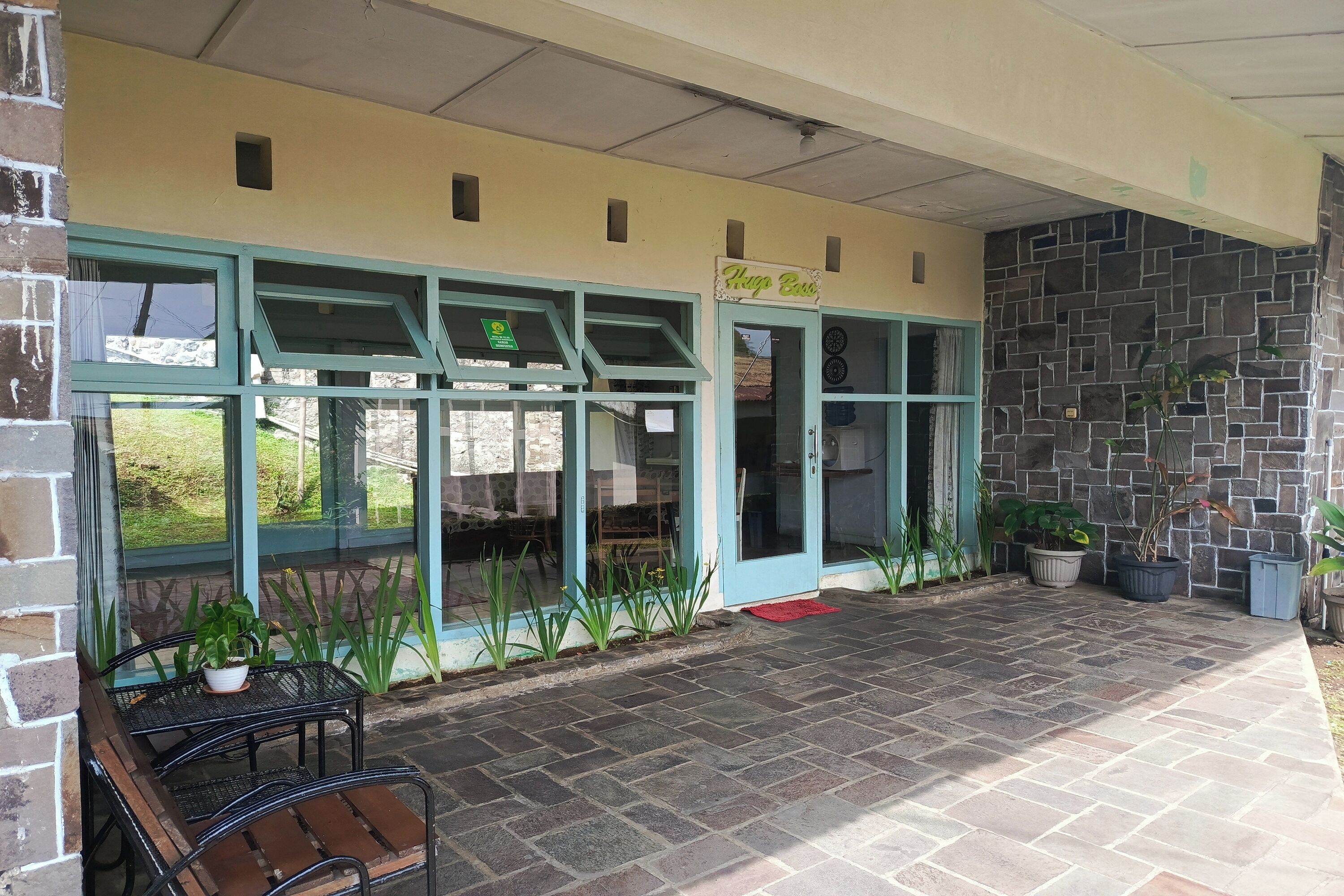 Standard Villa, 3 Bedrooms | Living area | 32-inch LCD TV with satellite channels