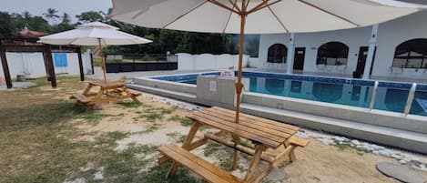 Utomhuspool